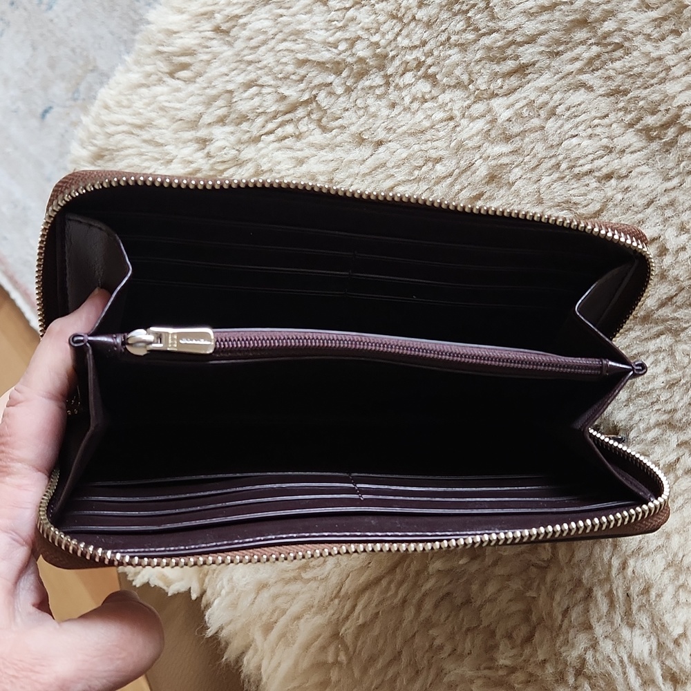 Gorgeous Coach 3/4 Zippered Signature Star Leather Long Wallet ⭐️🤎 - Picture 8 of 16